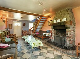 Beautiful Farmhouse in Brisy With Sauna