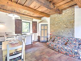 Belvilla by Oyo Rustic Holiday Home With Pool