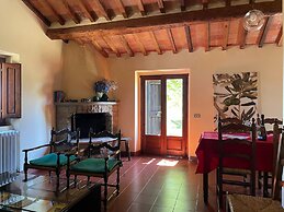 Detached Cottage With Swimming Pool