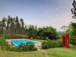 Detached Cottage With Swimming Pool