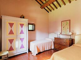 Detached Cottage With Swimming Pool