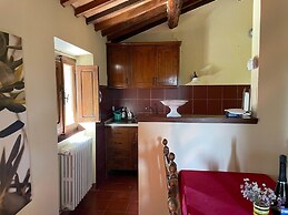 Detached Cottage With Swimming Pool