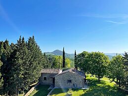Detached Cottage With Swimming Pool