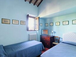 Detached Cottage With Swimming Pool