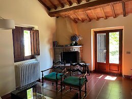 Detached Cottage With Swimming Pool