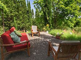Detached Cottage With Swimming Pool