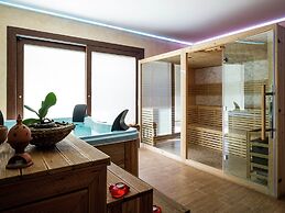 Chic Farmhouse with Sauna, Whirlpool, Patio, Hot Tub, Garden