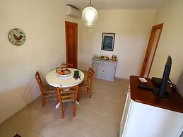 Enticing Farmhouse in Montalto di Castro near Sea