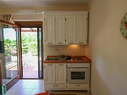 Enticing Farmhouse in Montalto di Castro near Sea