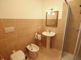 Enticing Farmhouse in Montalto di Castro near Sea