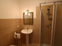 Enticing Farmhouse in Montalto di Castro near Sea