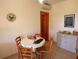 Enticing Farmhouse in Montalto di Castro near Sea