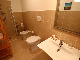 Enticing Farmhouse in Montalto di Castro near Sea