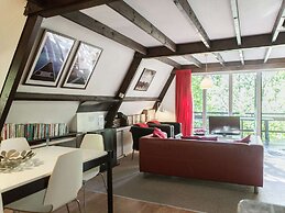 Quaint Chalet in Petithan With Roofed Pool