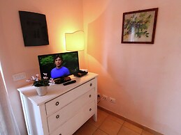 Belvilla by OYO Chic Farmhouse With Terrace