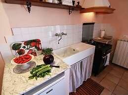 Belvilla by OYO Chic Farmhouse With Terrace