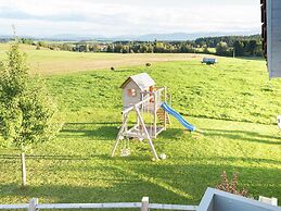 Schones Bauernhaus im Allgau mit Alpenblick