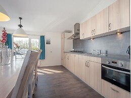 Modern Lodge in Centre of Giethoorn