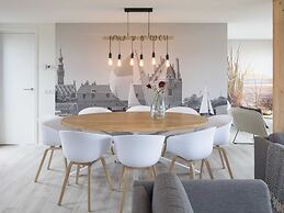 Modern Villa With 3 Bathrooms, Located Close to Lake Veere