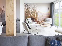 Modern Villa With 3 Bathrooms, Located Close to Lake Veere