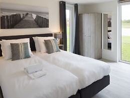 Modern Villa With 3 Bathrooms, Located Close to Lake Veere