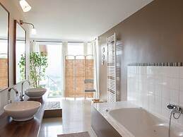 Luxury Villa in Stavelot with Hot Tub