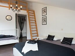 Luxury Villa in Stavelot with Hot Tub