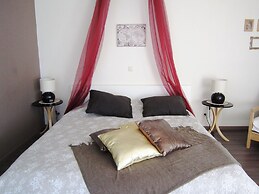 Luxury Villa in Stavelot with Hot Tub