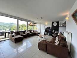 Luxury Villa in Stavelot with Hot Tub