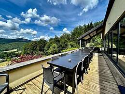 Luxury Villa in Stavelot with Hot Tub