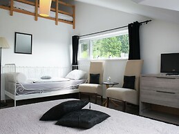 Luxury Villa in Stavelot with Hot Tub