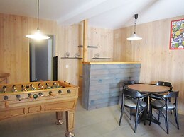 Luxury Villa in Stavelot with Hot Tub