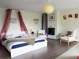 Luxury Villa in Stavelot with Hot Tub