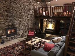 Rustic Cottage in Jevigne