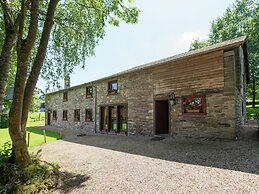 Rustic Cottage in Jevigne