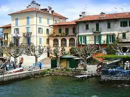 Belvilla by OYO Mansion in Stresa