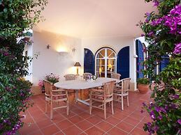 Stylish Villa With Private Swimming Pool