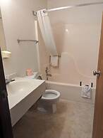 Capital O Amerihost Inn and Suites Kingdom City Hwy 54 MO