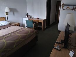 Capital O Amerihost Inn and Suites Kingdom City Hwy 54 MO