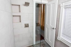 Luxurious Private Suites in Downtown Charleston