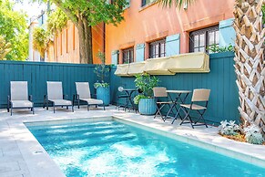 Luxurious Private Suites in Downtown Charleston