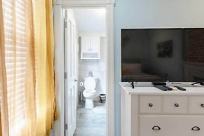 Luxurious Private Suites in Downtown Charleston