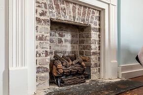 Luxurious Private Suites in Downtown Charleston