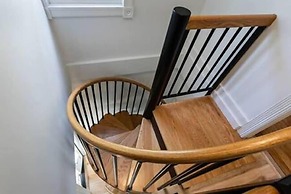 Luxurious Private Suites in Downtown Charleston