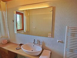 Farmhouse With Swimming Pool in Montelabbate