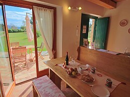 Farmhouse With Swimming Pool in Montelabbate