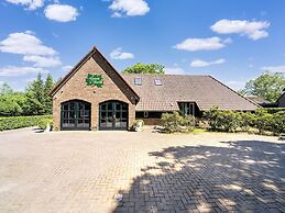 Brabant Mansion for Groups