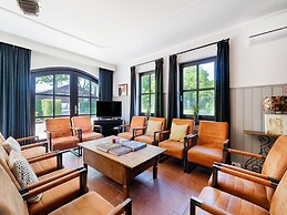 Brabant Mansion for Groups