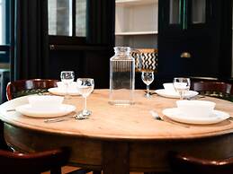 Brabant Mansion for Groups