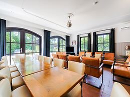 Brabant Mansion for Groups